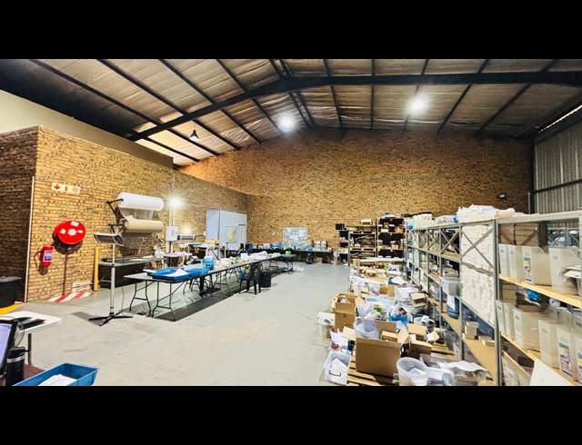 360M² WAREHOUSE TO LET IN CHAMDOR